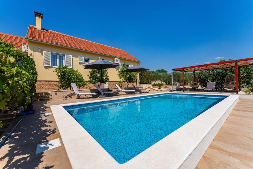 Villa Sucic with private pool - foto 13