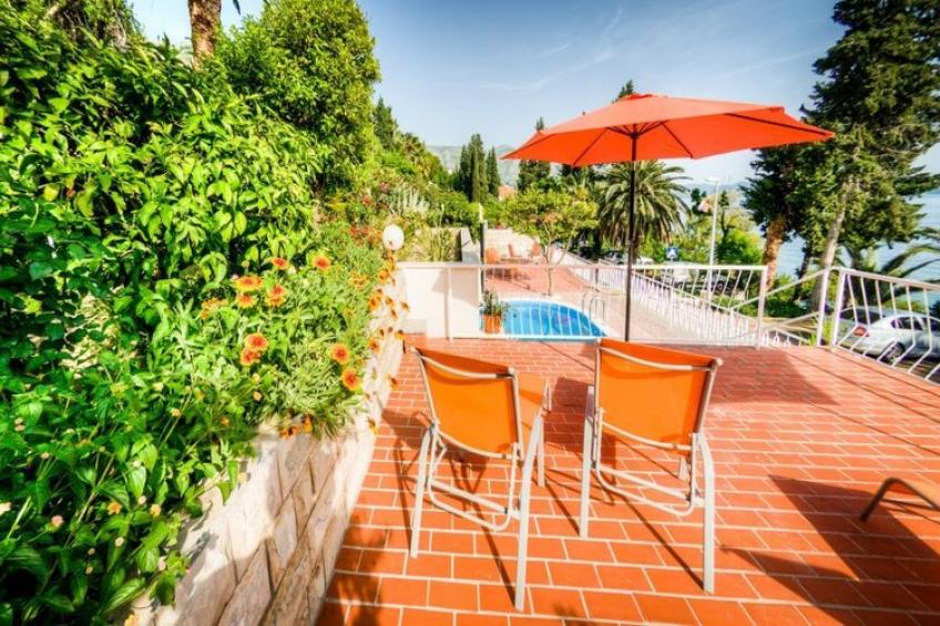 Guest House Villa Nina- Superior Triple Room with Balcony and Sea View (S2 - plava) - foto 17