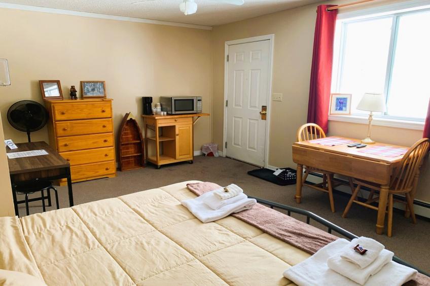 King Bed Riverfront Efficiency - foto 55