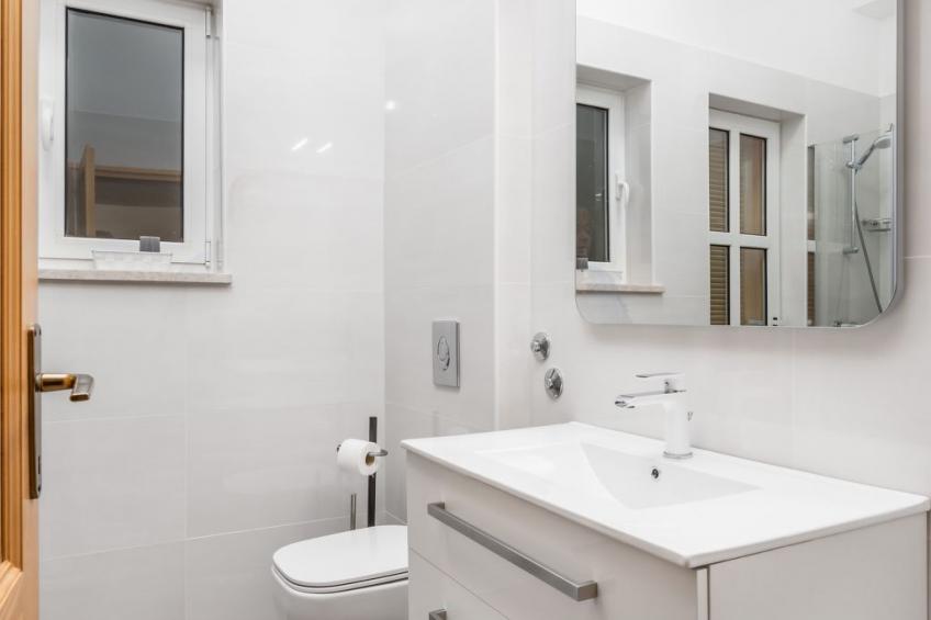 Wohnung in Obrs mit Kleiner Terrasse und Meerblick - foto 9