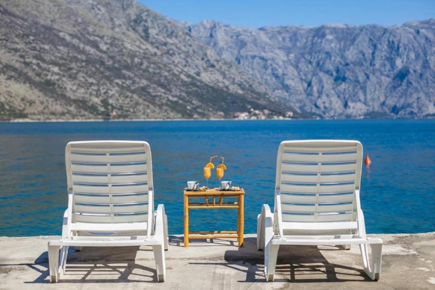 Charming Seaside Escape in Kotor - One Bedroom Apartment with Sea View 1 - foto 26