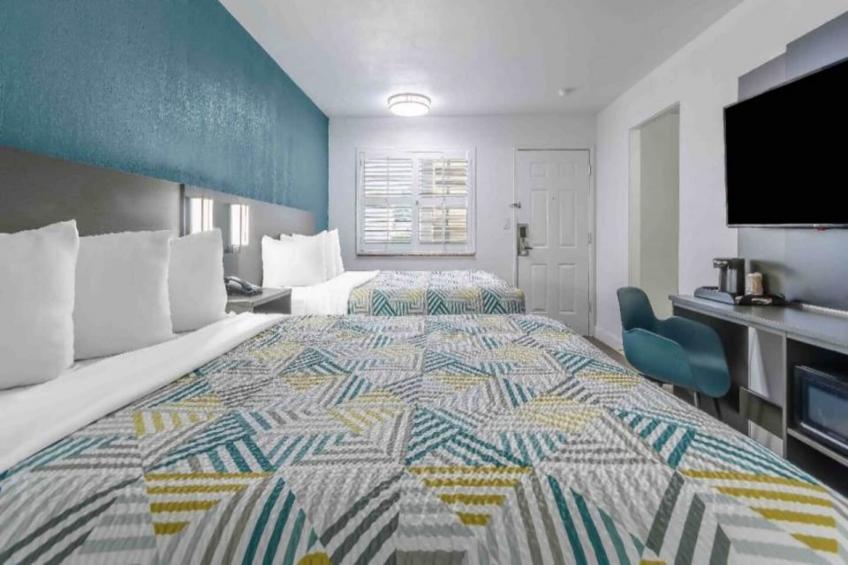 2 Queen Beds  Non-Smoking Micfridge - foto 4