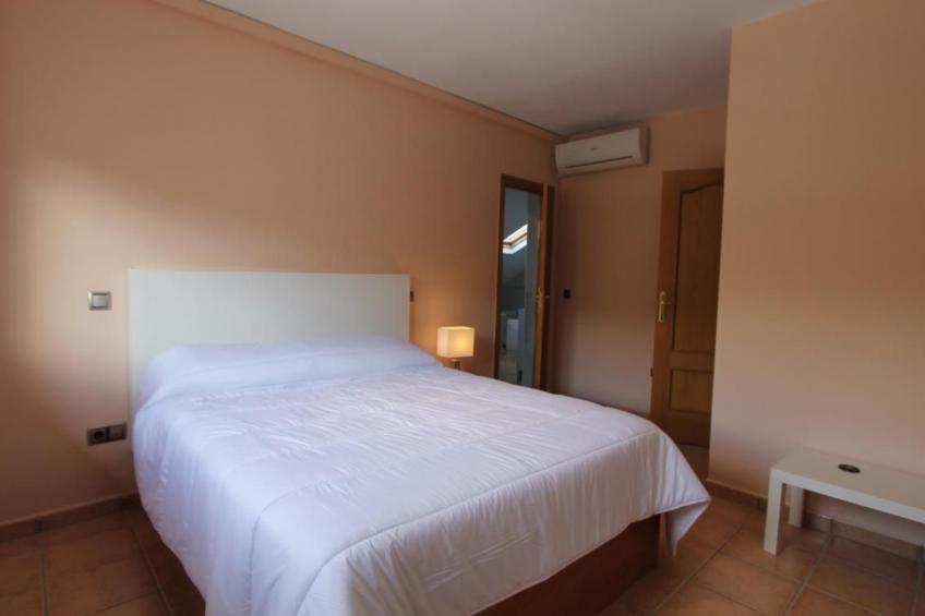 in Seseña mit großem Garten - foto 32