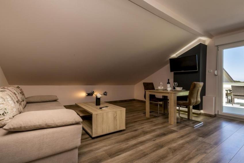 Pansion Belvedere - One Bedroom Apartment with Terrace (Vespera)