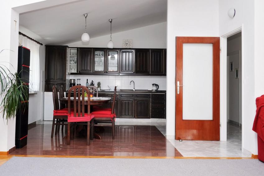 Große Ferienwohnung in Duće mit Privatem Balkon und Meerblick - foto 10