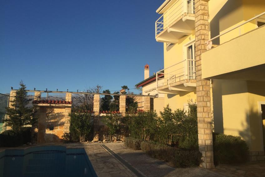 Schöne Ferienwohnung mit Balkon am Meer