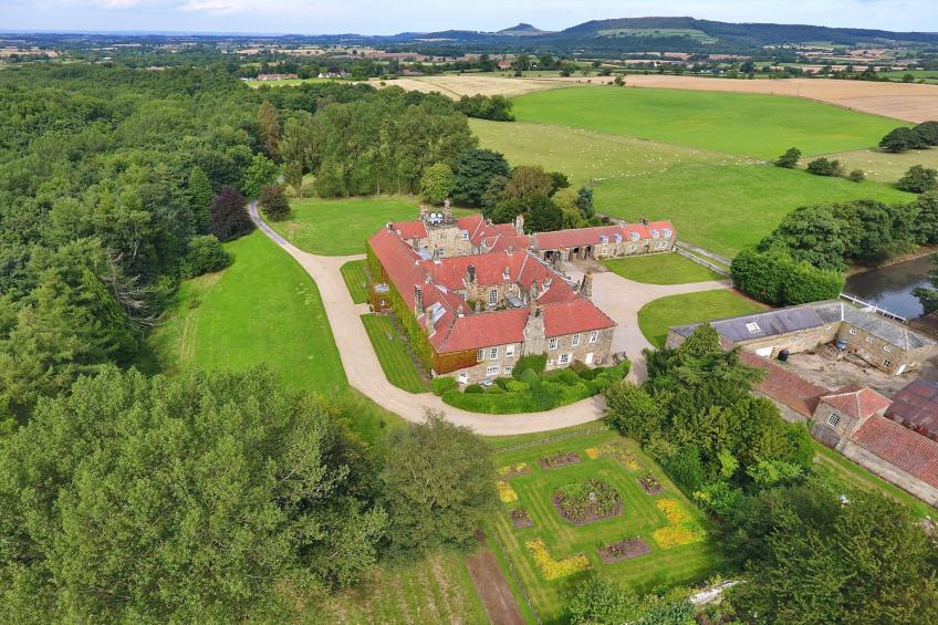 Ingleby Manor - South Front - foto 5