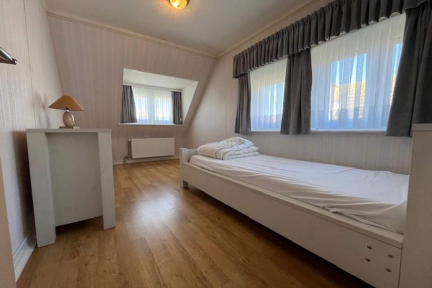 VILLA ZEEBRIES WONING - foto 13