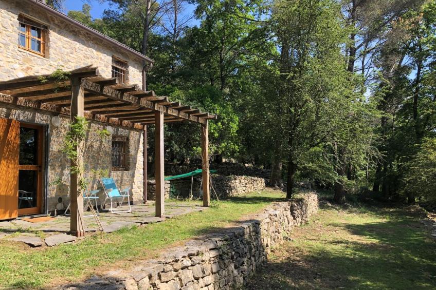 Zypressen, ein Haus im Wald an der ligurischen Riviera - foto 53