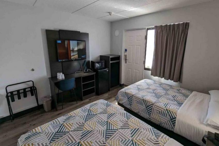 2 Full Beds  ADA/Tub - foto 5