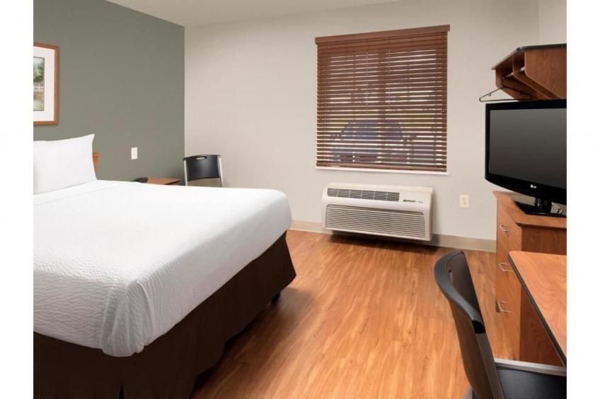 1 Full Bed | ADA\/Tub\/Non-Smoking\/Kitchen - foto 9