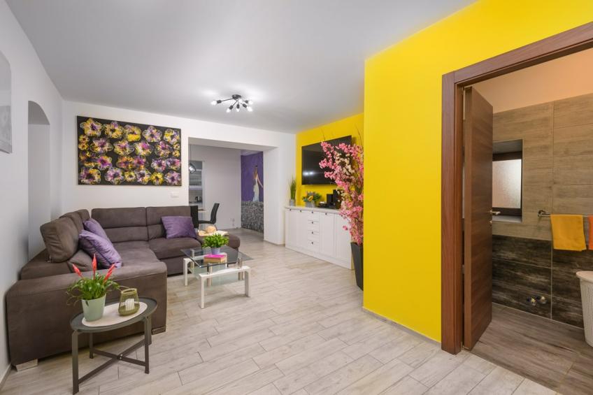 Villa met een zwembad op een groot terrein - BF-K4V76 - foto 35