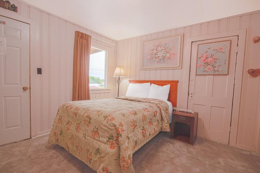 Queen Bed Non-Smoking - foto 17