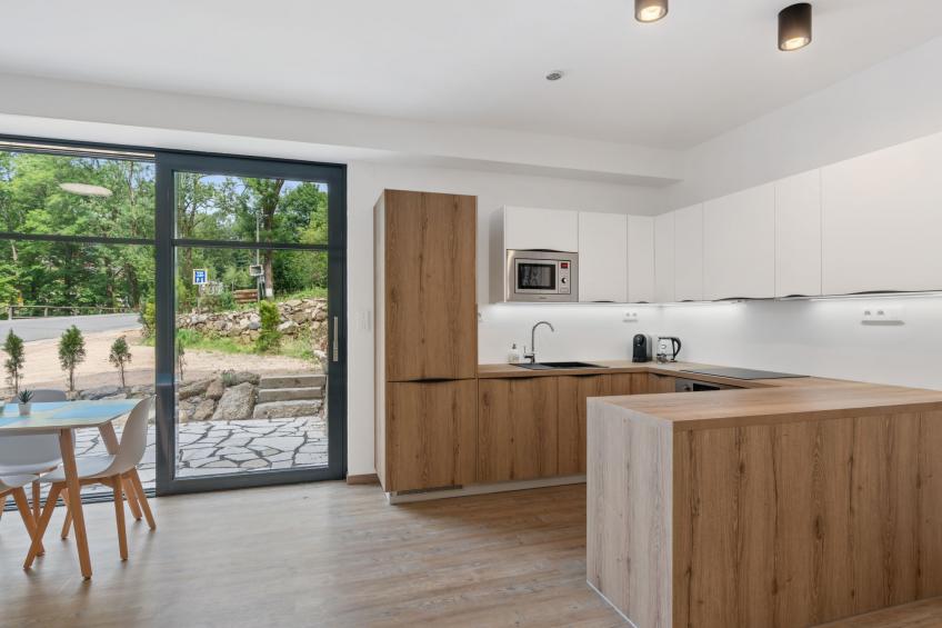 Pod korunami - foto 8