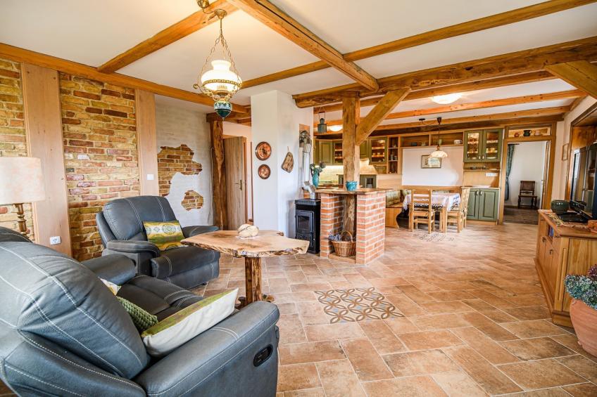 Hidden Authentic Haven Apartments - Two Bedroom Apartment with Balcony