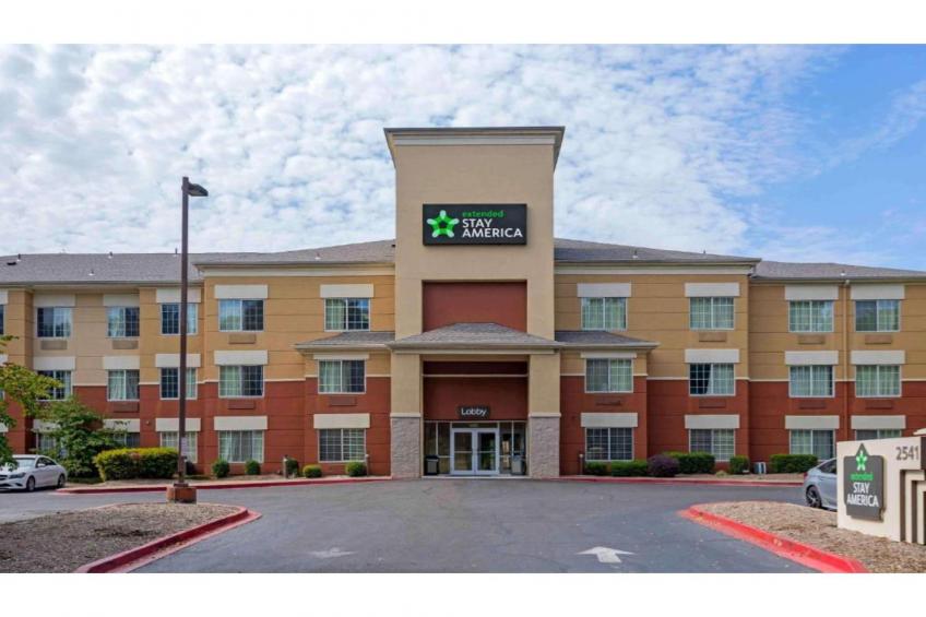 1 Queen Bed  Non-Smoking Kitchen - foto 14