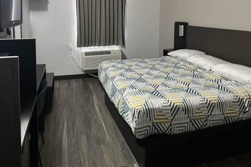 1 Queen Bed  Non-Smoking - foto 8