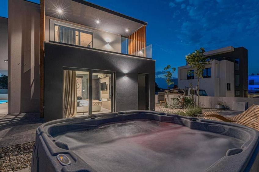 Luxury Contemporary Villa in Vodice with Pool, Sauna and Hot Tub - Four Bedroom Villa with pool - foto 37