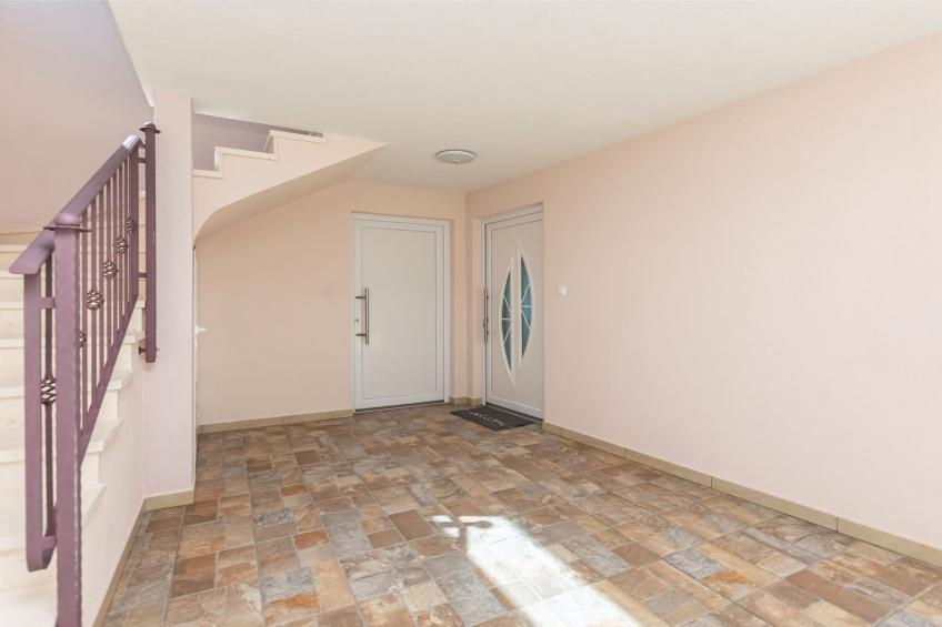 Apartments Hope (Dugi Rat) - Three-Bedroom Apartment with Jacuzzi  (Stanko) - foto 28