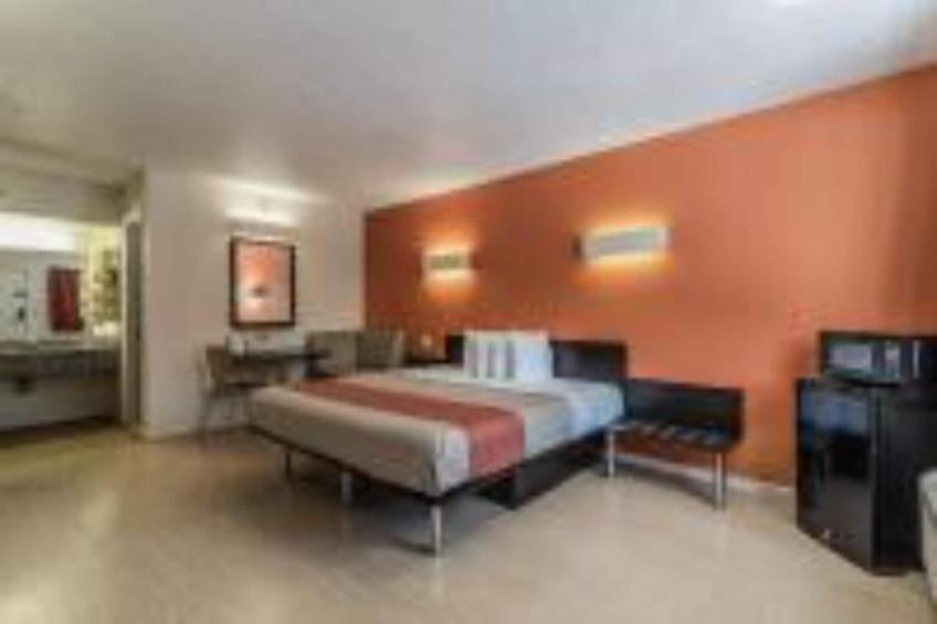 1 King Bed  Non-Smoking - foto 6
