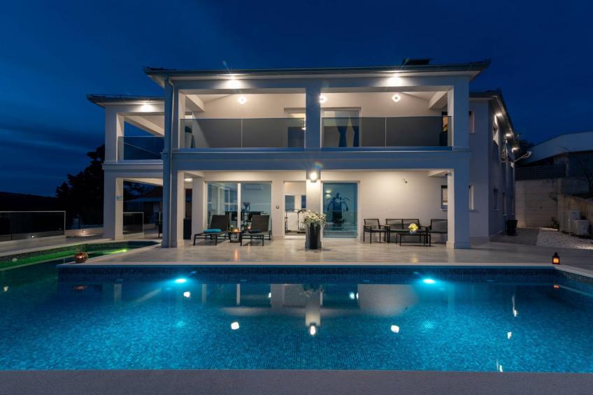 Luminous Infinity Villa with Pool and Gym - Six Bedroom Villa with Pool - foto 30