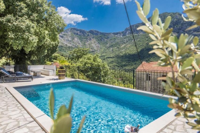 Schönes Steinhaus mit beheiztem Pool, Terrasse mit Meerblicl in ruhige Lage - foto 5