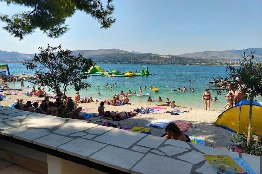 Mastrinka Bright Apartment with Free Parking and Modern Amenities - Two Bedroom Apartment - foto 8