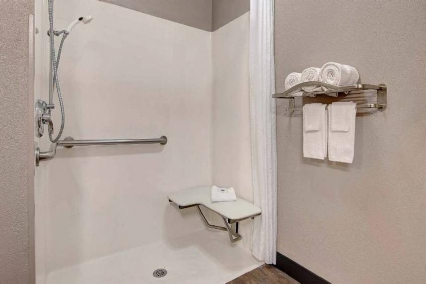 2 Queen Beds  Non-Smoking Mini Fridge - foto 30