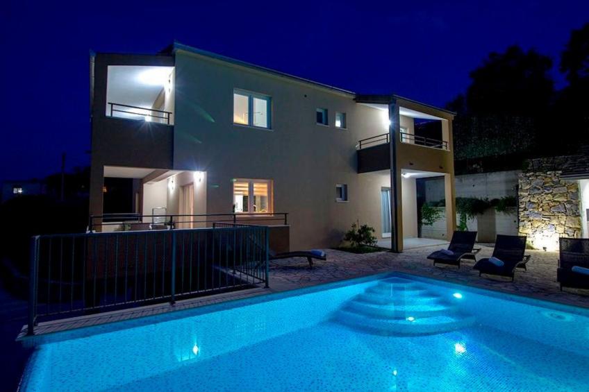 Villa Mosor mit beheiztem Salzwasserpool und Sauna - foto 43