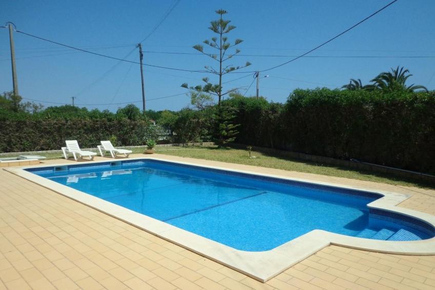 mit Blick auf das Wasser