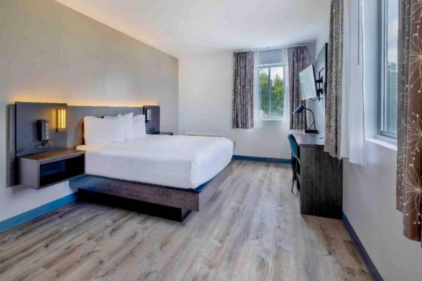 1 Queen Bed  Non-Smoking - foto 23
