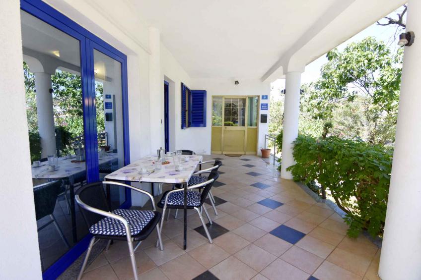 Vakantiewoning met een tuin en een terras, dicht bij de stranden - VW-RHHHT - foto 5